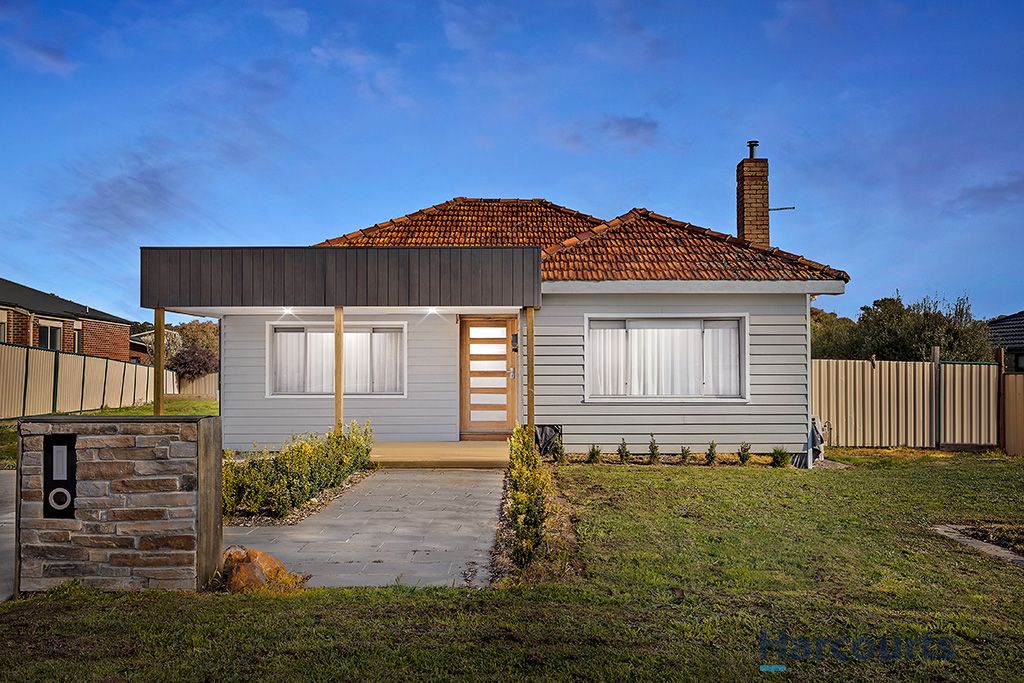 6 Horwood Drive, Mount Clear VIC 3350