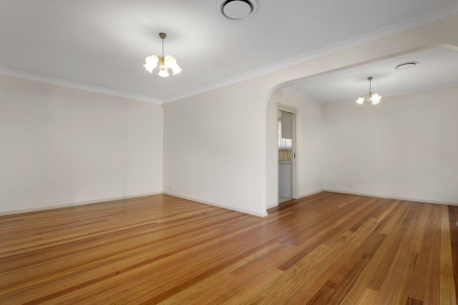 2/137 Blackburn Road, Mount Waverley VIC 3149, Image 2