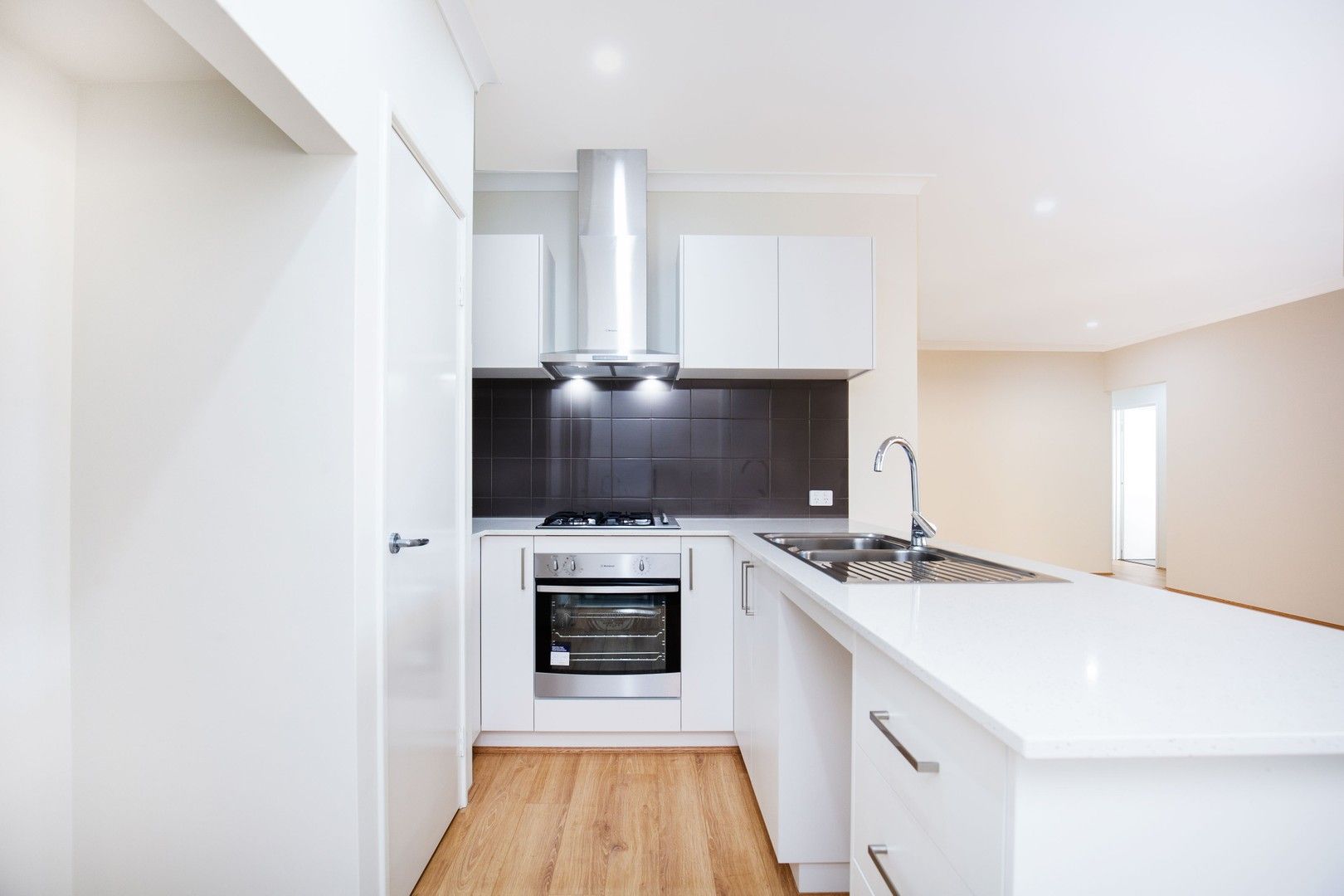 3 bedrooms Villa in 1/17 Stainer Street WILLAGEE WA, 6156