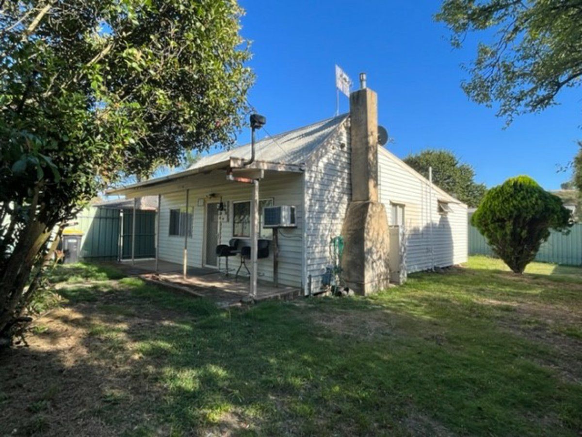 2 bedrooms House in 9 McKenzie Street BROADFORD VIC, 3658