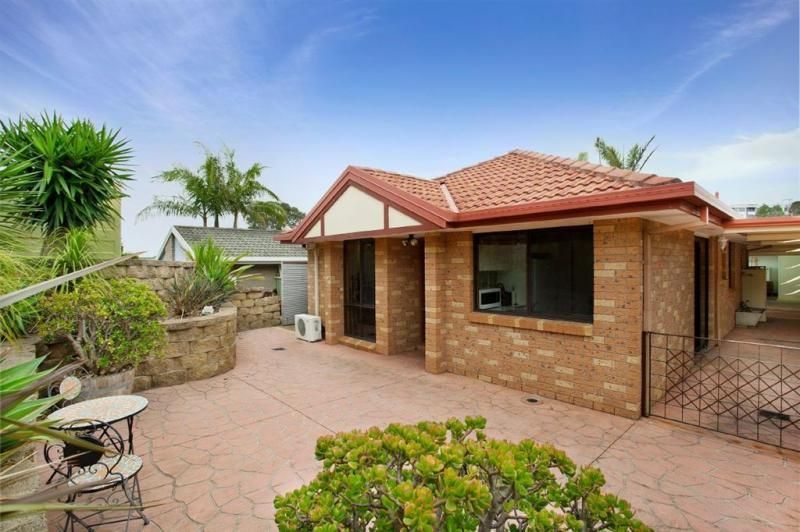 17 Chillawong Cct, Blackbutt NSW 2529, Image 0