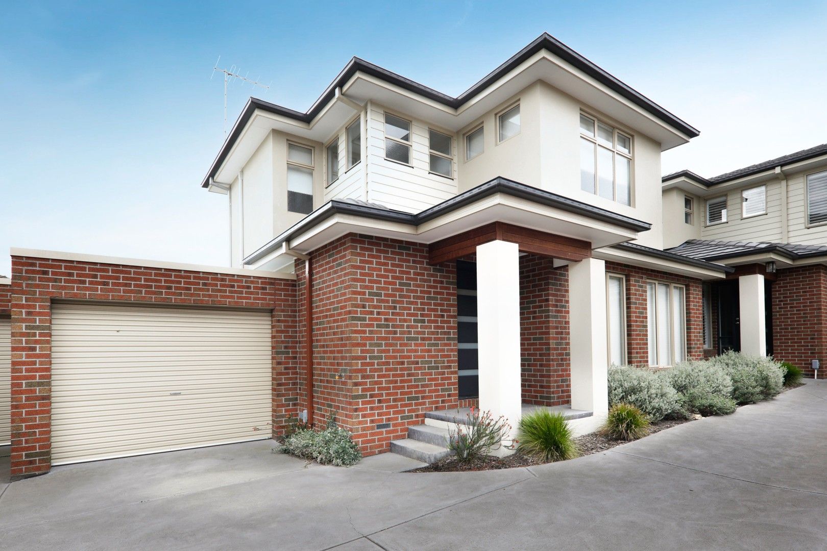 2 bedrooms Townhouse in 2/277 Warrigal Road BURWOOD VIC, 3125
