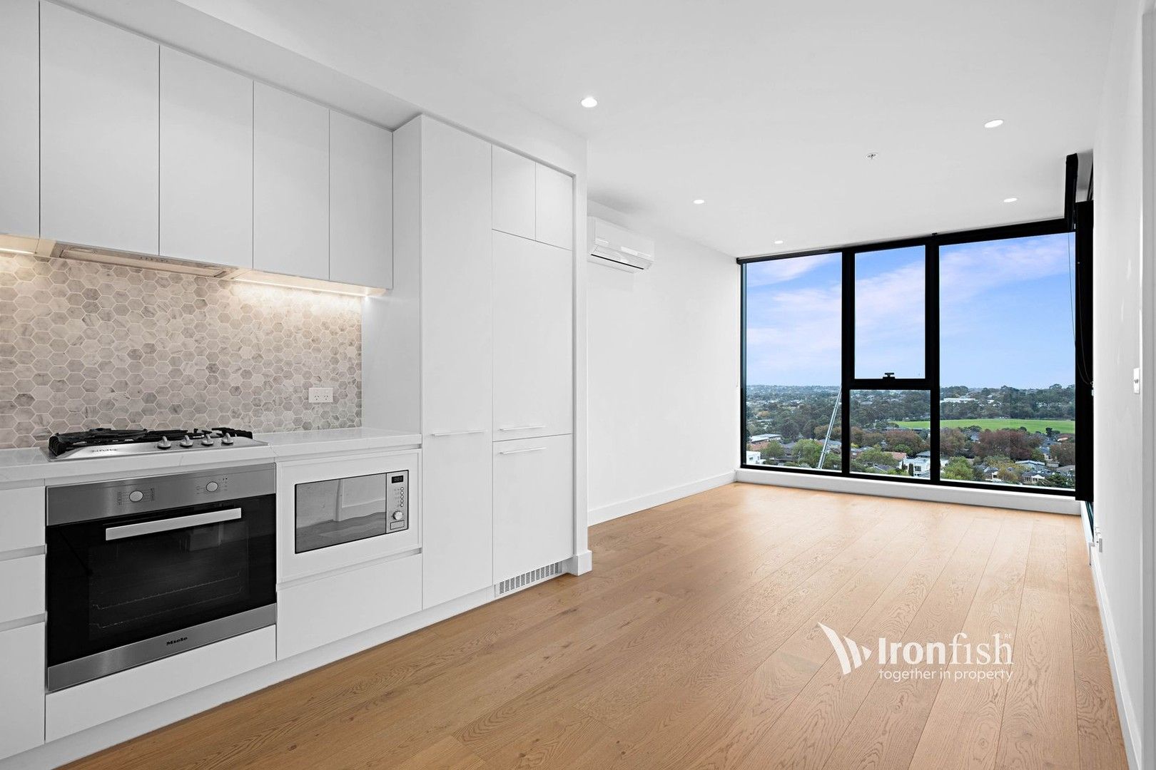 2 bedrooms Apartment / Unit / Flat in 1410/850 Whitehorse Road BOX HILL VIC, 3128
