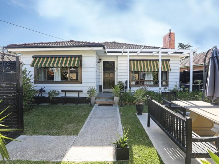 3 bedrooms House in 1/11 Stafford Street HERNE HILL VIC, 3218