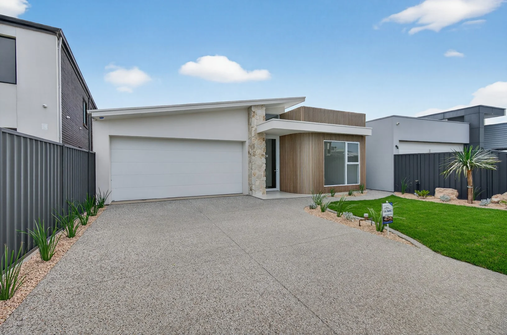 100 Blanche Parade, Hindmarsh Island SA 5214