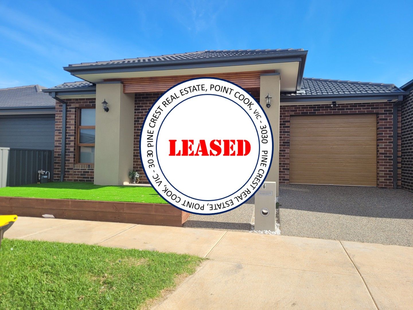 3 bedrooms House in 6 Westburry Avenue ROCKBANK VIC, 3335