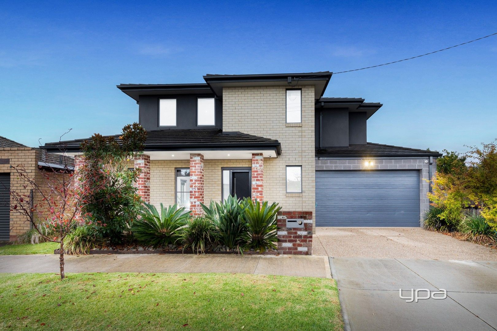 8 Manor Street, Werribee VIC 3030, Image 0