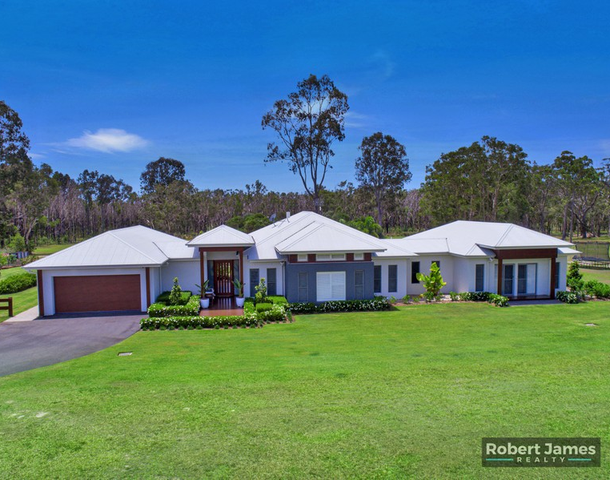 8A Amaroo Place, Cooroibah QLD 4565