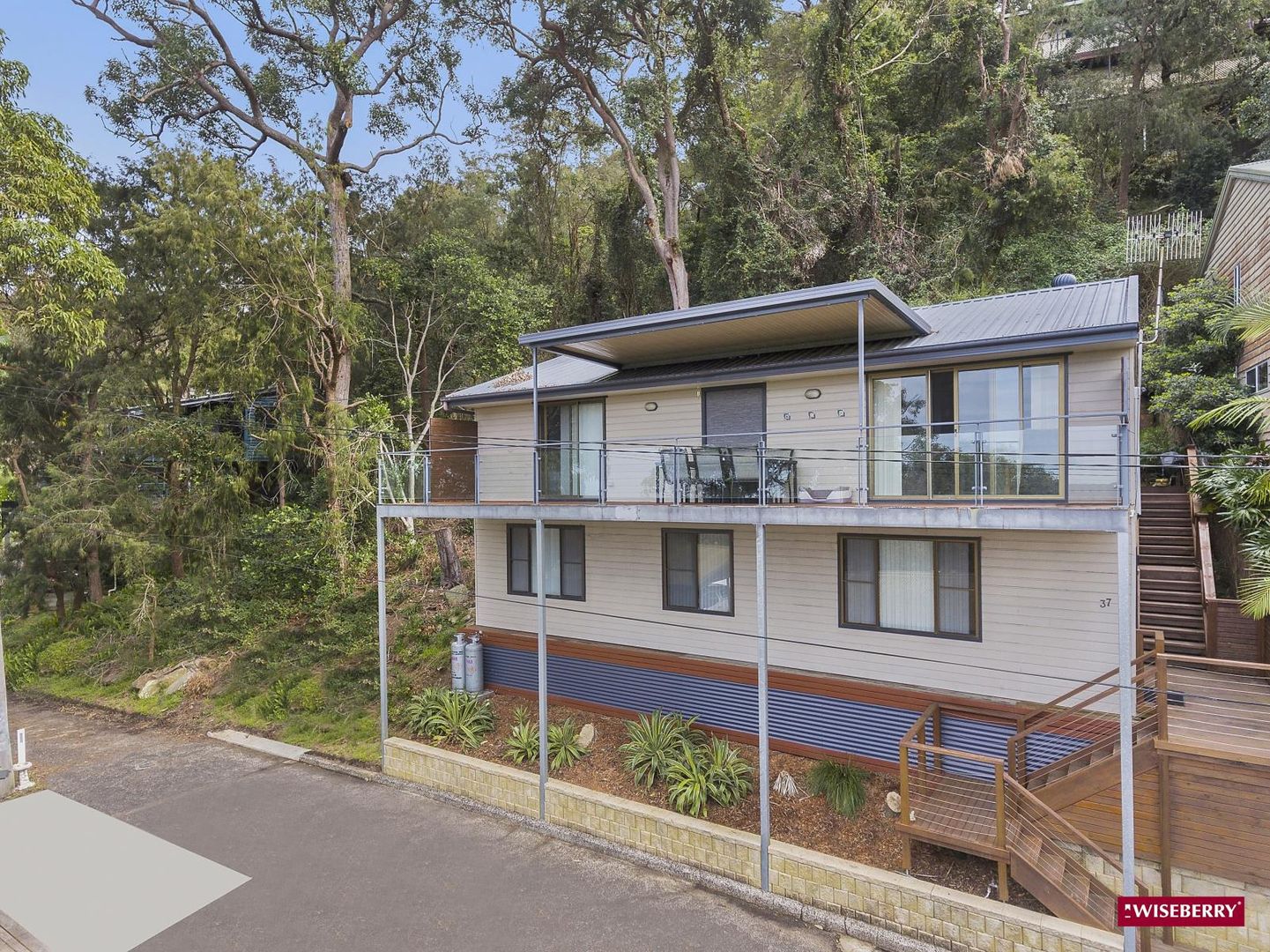 37 Greenhaven Drive, Umina Beach Property History & Address Research