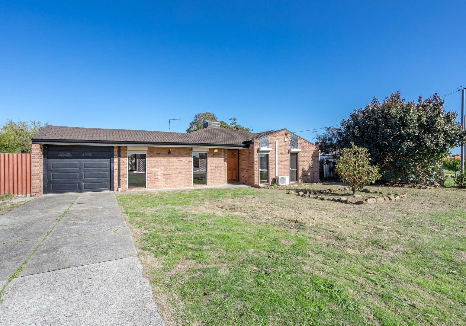 4 bedrooms House in 27 Prescott Drive GOSNELLS WA, 6110