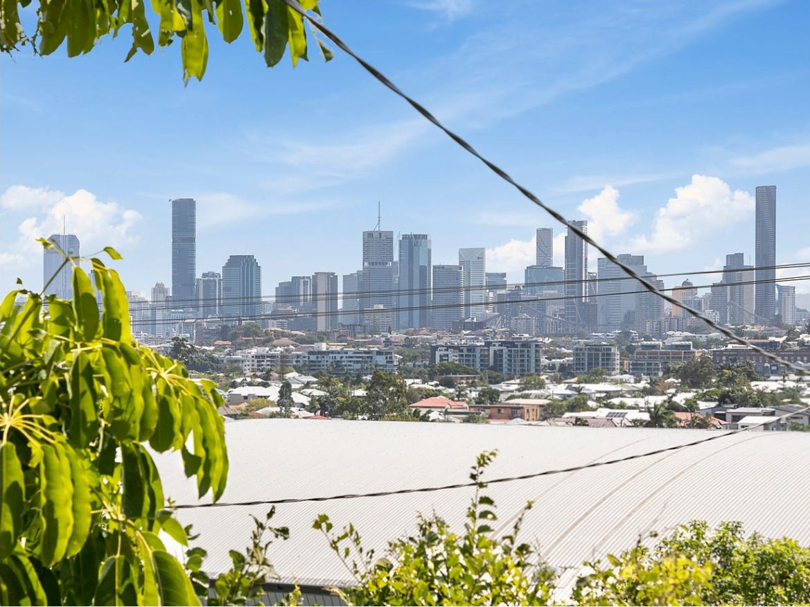 3 bedrooms House in 57 Collings Street BALMORAL QLD, 4171