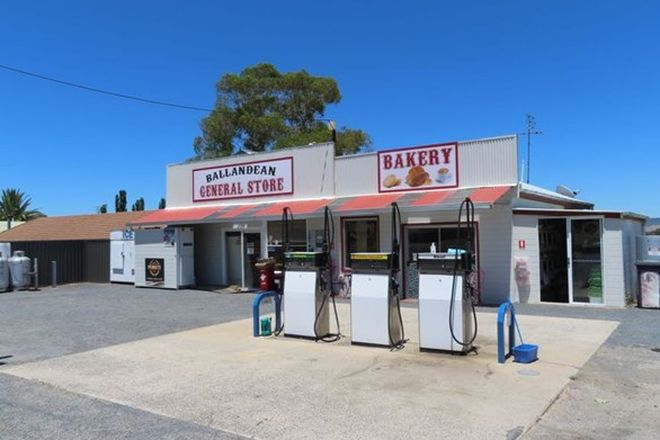 Picture of 28192 New England Highway, BALLANDEAN QLD 4382