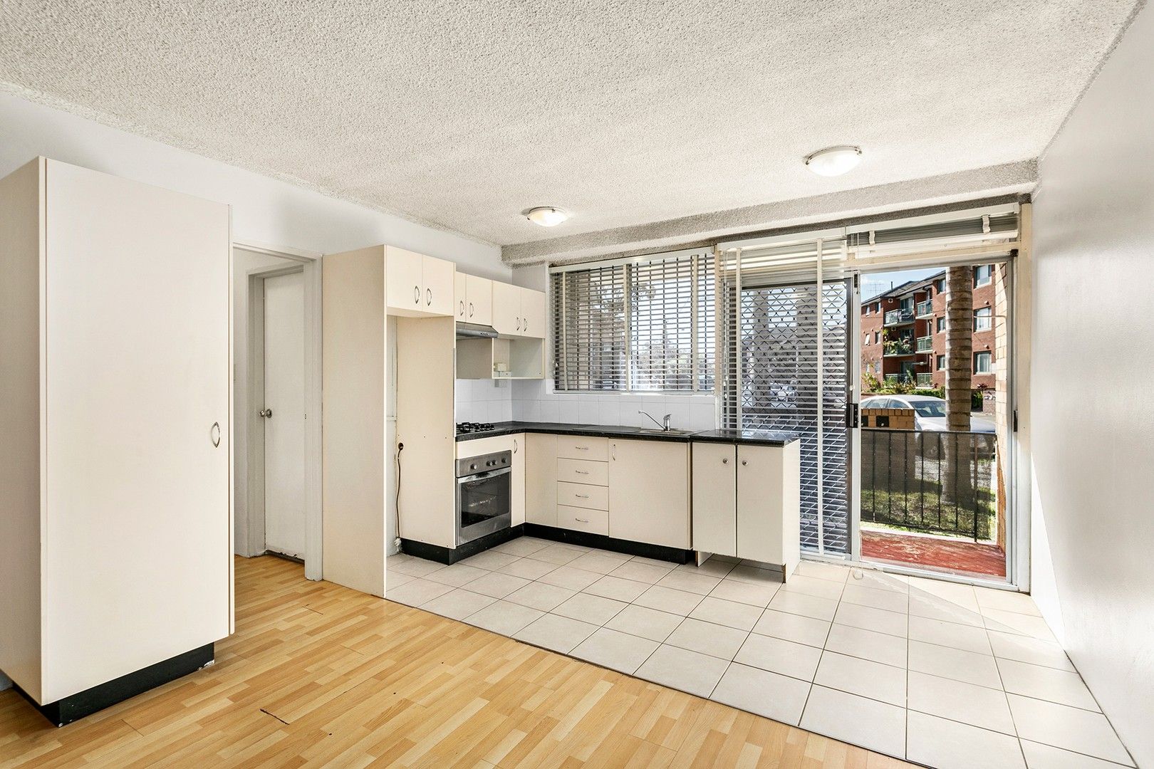 2 bedrooms Apartment / Unit / Flat in 3/30 Brittain Cres HILLSDALE NSW, 2036