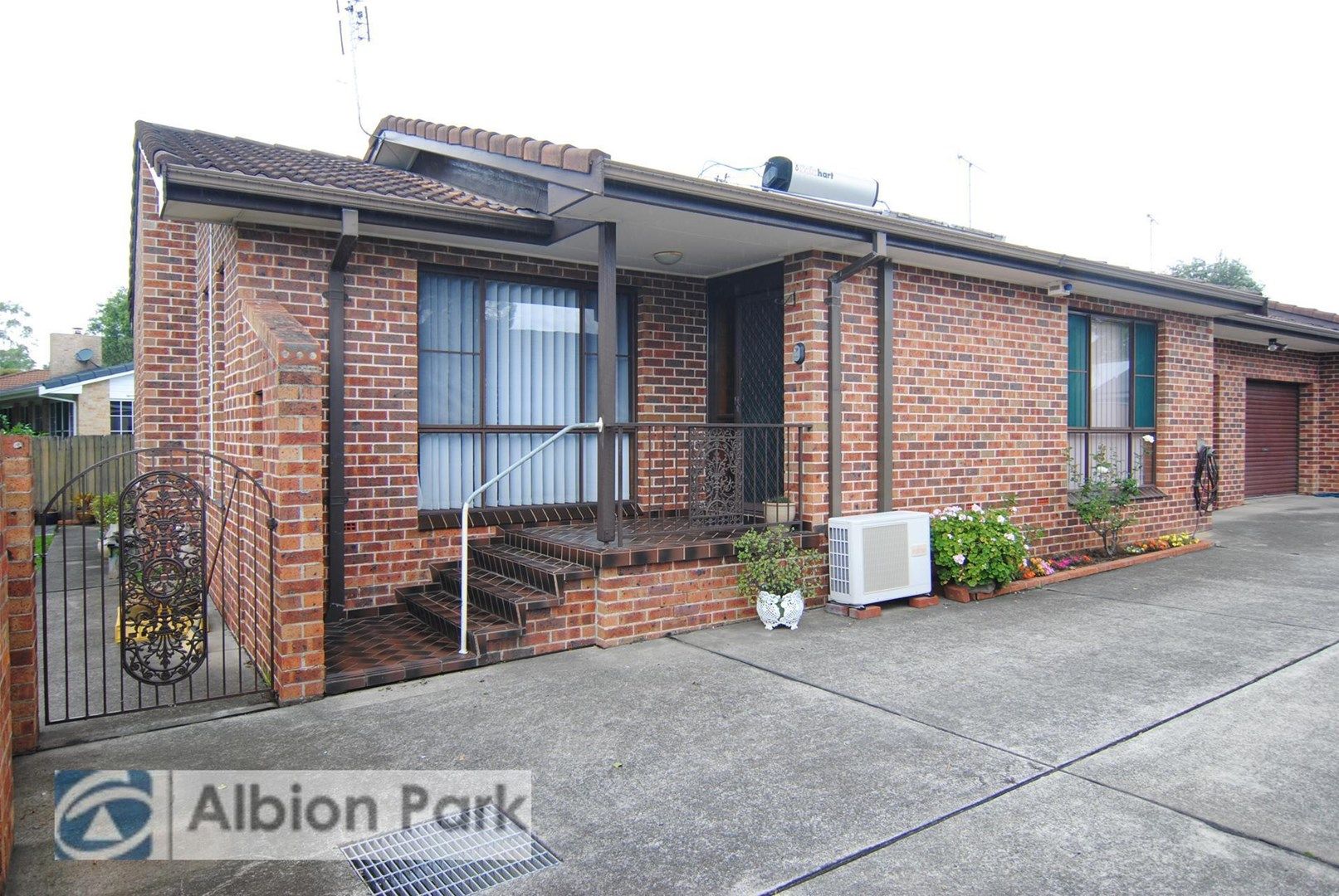 2/13 Charlotte Crescent, Albion Park NSW 2527, Image 0