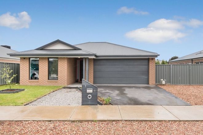 Picture of 7 Erindale Way, MARONG VIC 3515