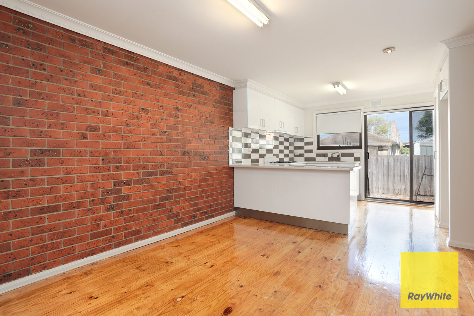 9/31-33 Deutgam Street, Werribee VIC 3030, Image 2