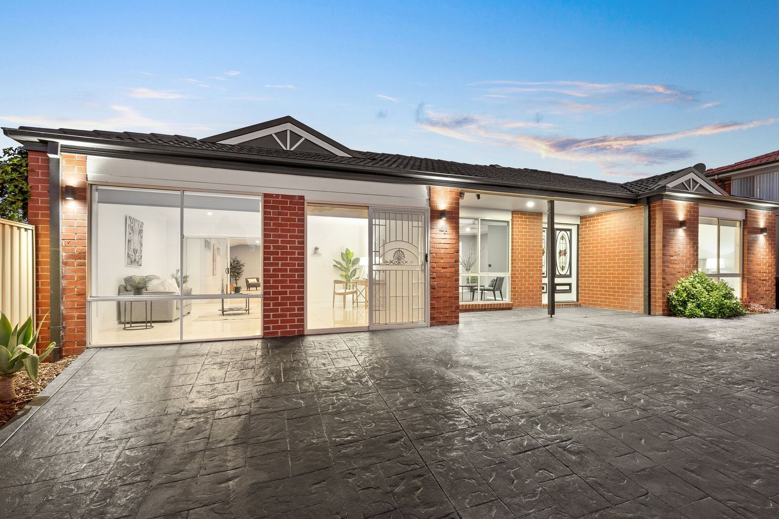 4 Kensington Court, Hampton Park VIC 3976, Image 2