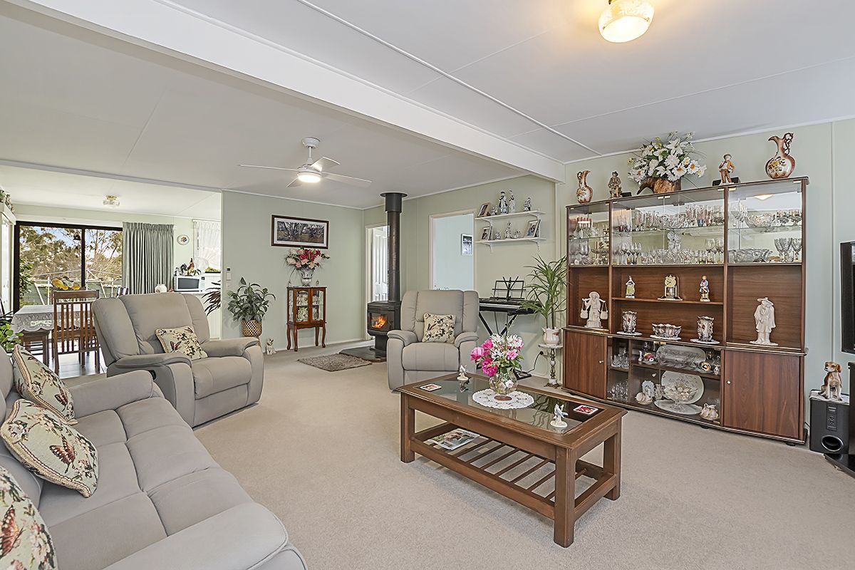 26 Henry Street, Glenthompson VIC 3293, Image 2