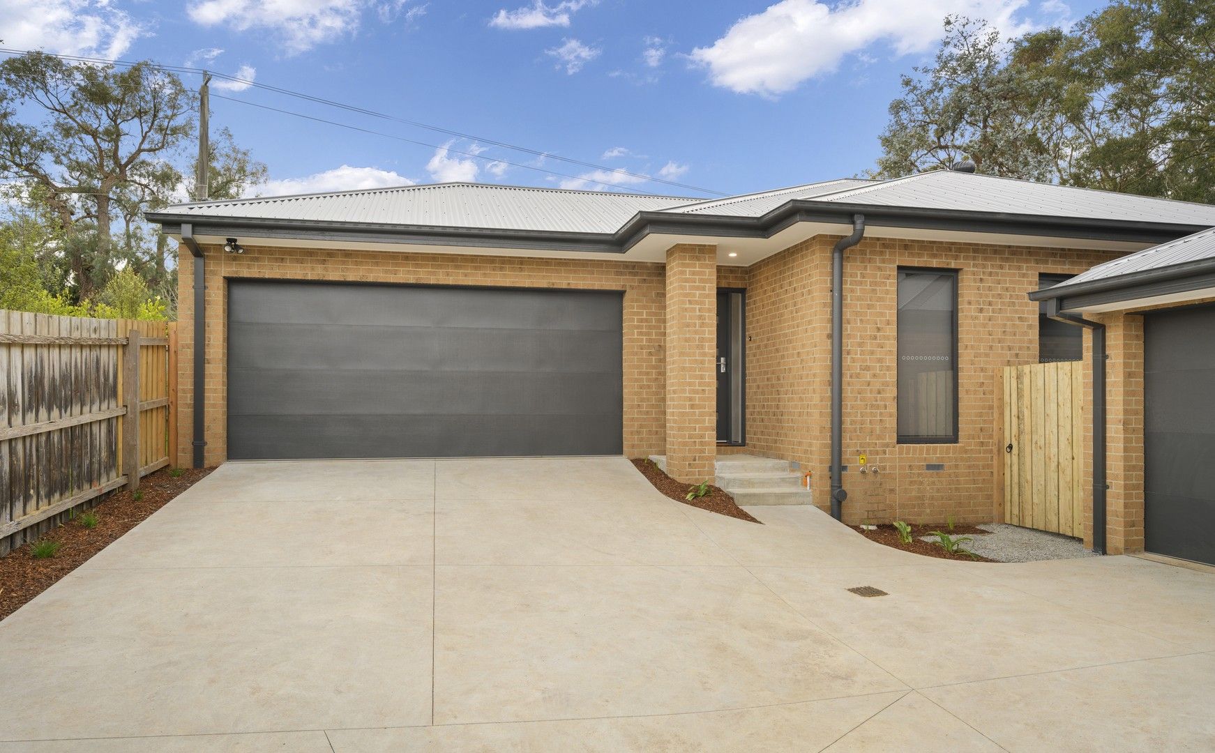 3 bedrooms House in 3/131 Lomond Avenue KILSYTH VIC, 3137