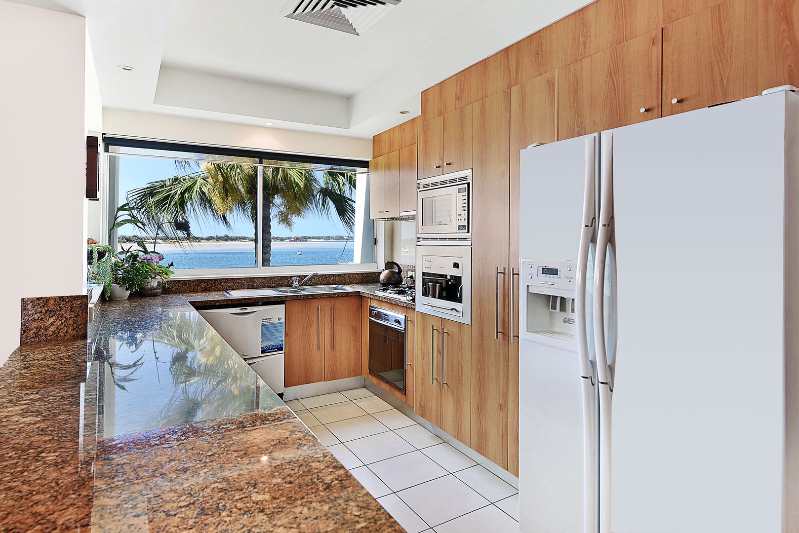 3/326 'Deepwater Point' Marine Parade, Labrador QLD 4215, Image 2