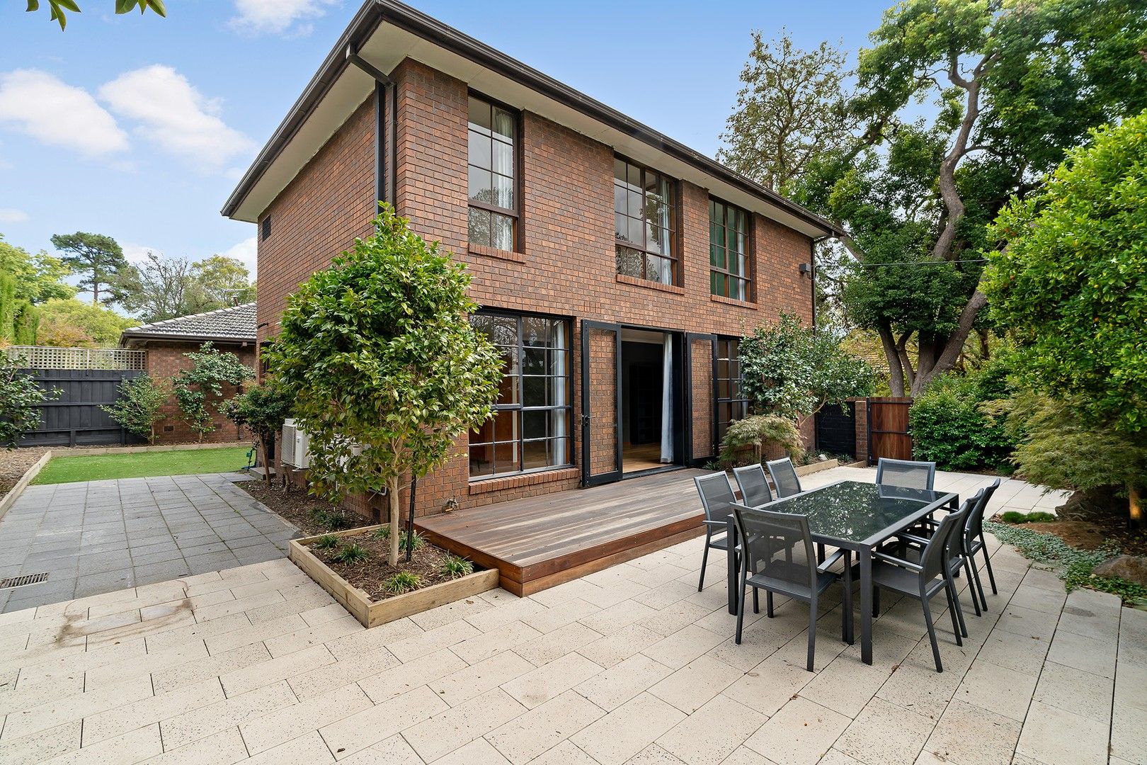 3 bedrooms Townhouse in 1/27 Landcox Street BRIGHTON EAST VIC, 3187