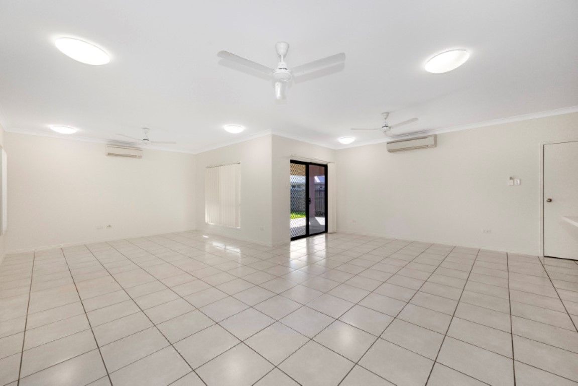 33 Hollanders Crescent, Kelso QLD 4815, Image 2