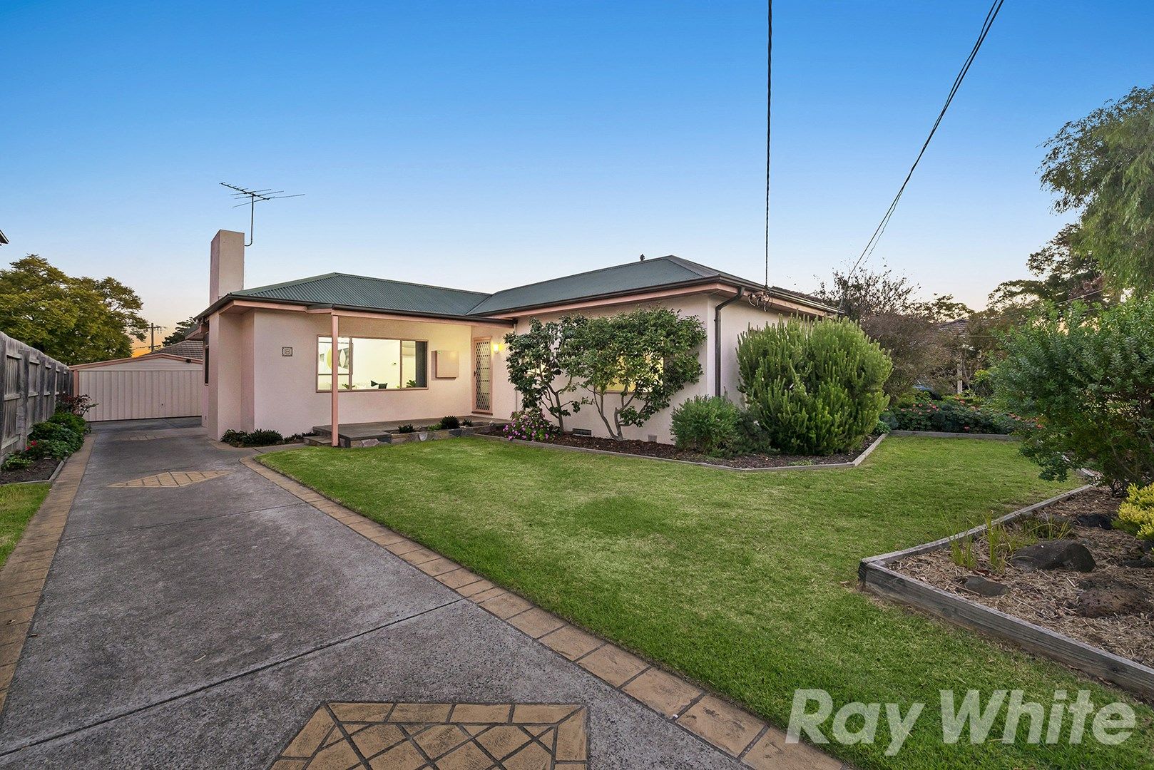 8 Evesham Road, Cheltenham VIC 3192, Image 0