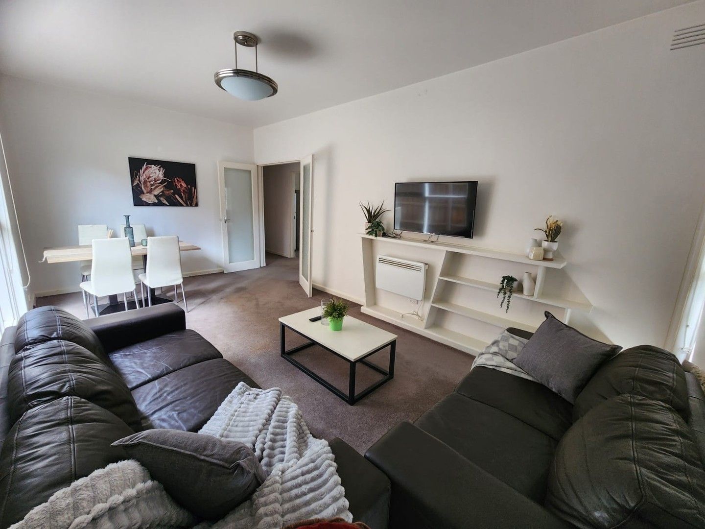 2 bedrooms Apartment / Unit / Flat in 53 Lansdowne Rd ST KILDA EAST VIC, 3183