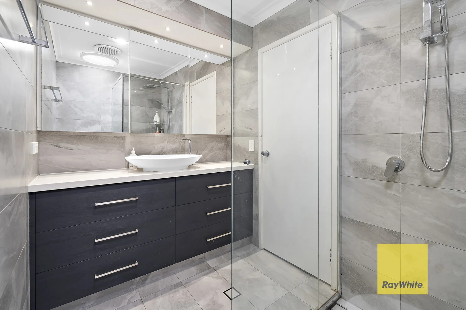 Additional image 12 of 4 Lakesend Road, Thornlie WA 6108