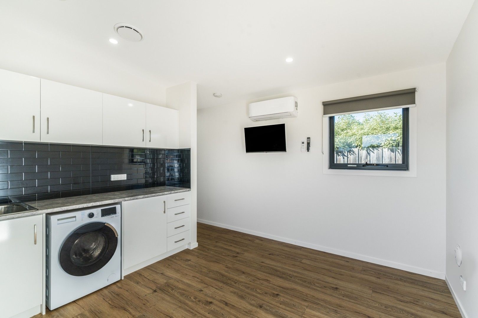 1 bedrooms Studio in 7/3 Basford Court MARSHALL VIC, 3216