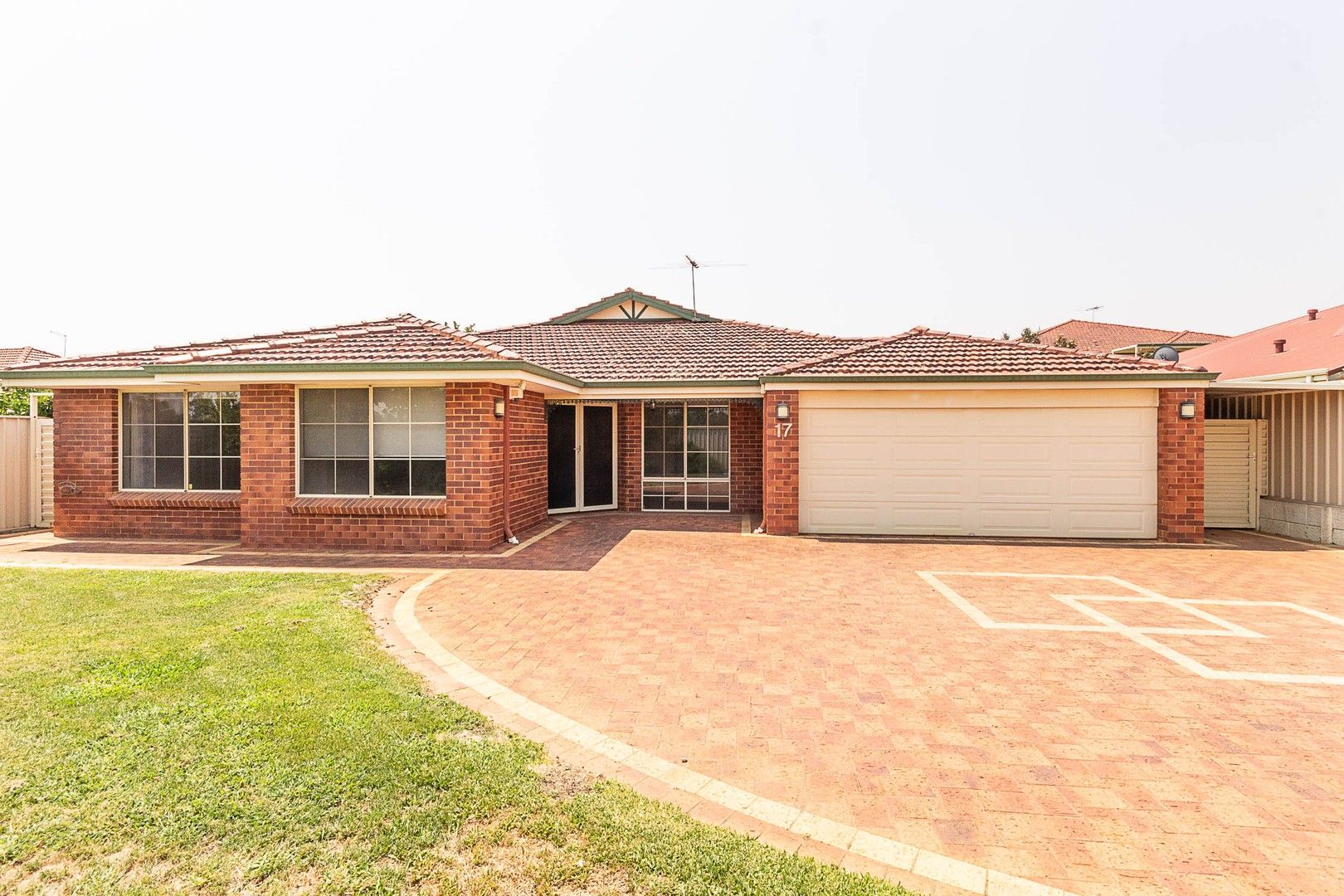 5 bedrooms House in 17 Mortlock Close JANE BROOK WA, 6056