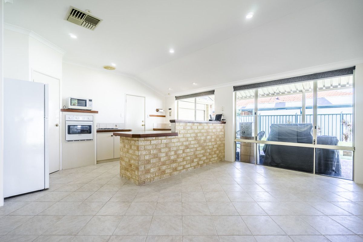18 Dongara Circle, Jane Brook WA 6056 House For Rent 700 Domain