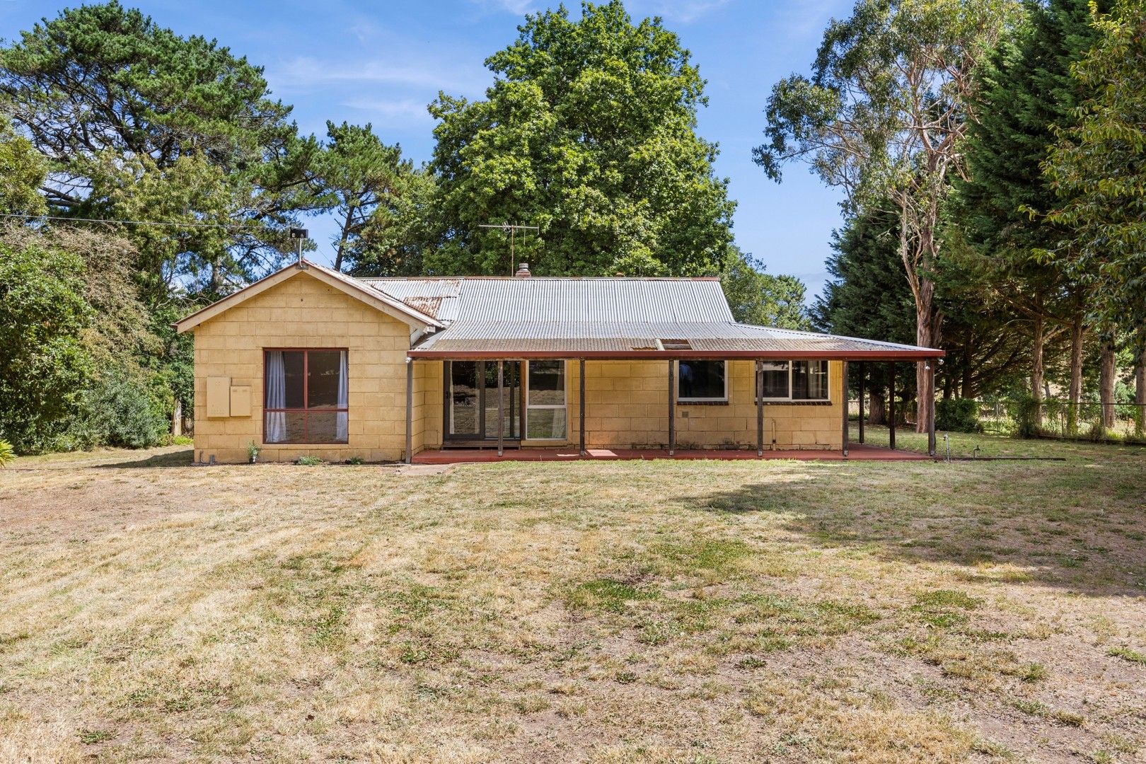 261 Knox Rd, Romsey VIC 3434 House For Rent 550 Domain