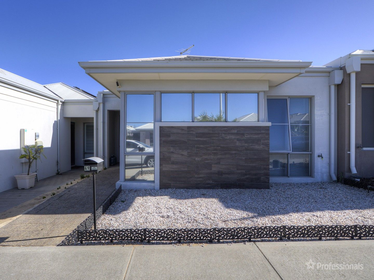 3 bedrooms House in 49 Bowline Avenue ALKIMOS WA, 6038