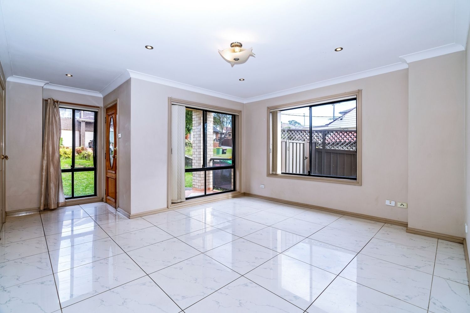 4 bedrooms Semi-Detached in 10 Tallawarra Avenue PADSTOW NSW, 2211