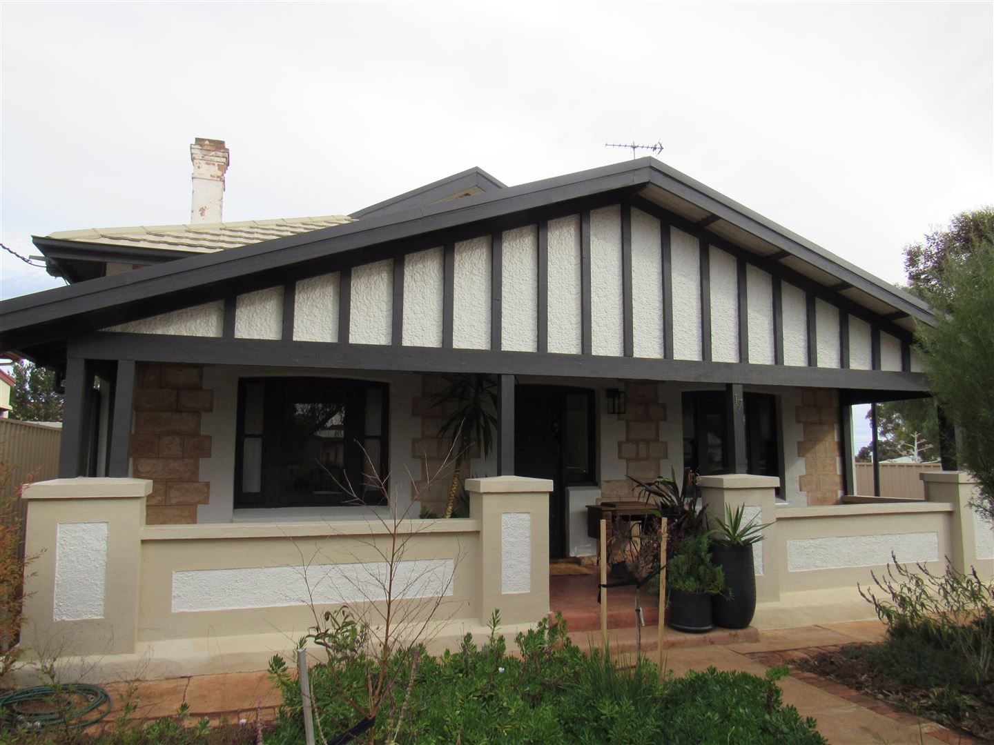 3 bedrooms House in 17 Hurlstone Street PETERBOROUGH SA, 5422