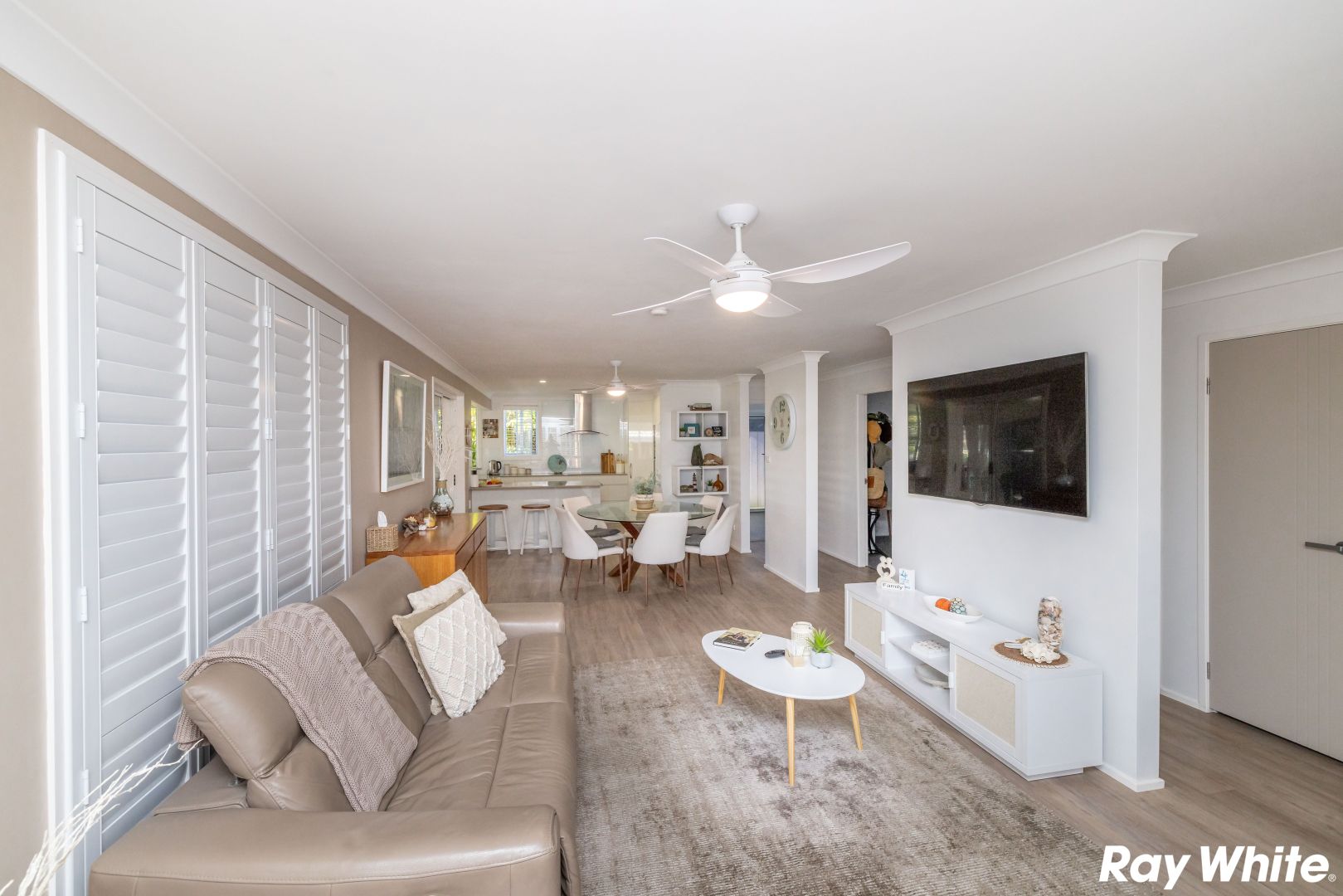 32 Lakeview Crescent, Forster NSW 2428, Image 2