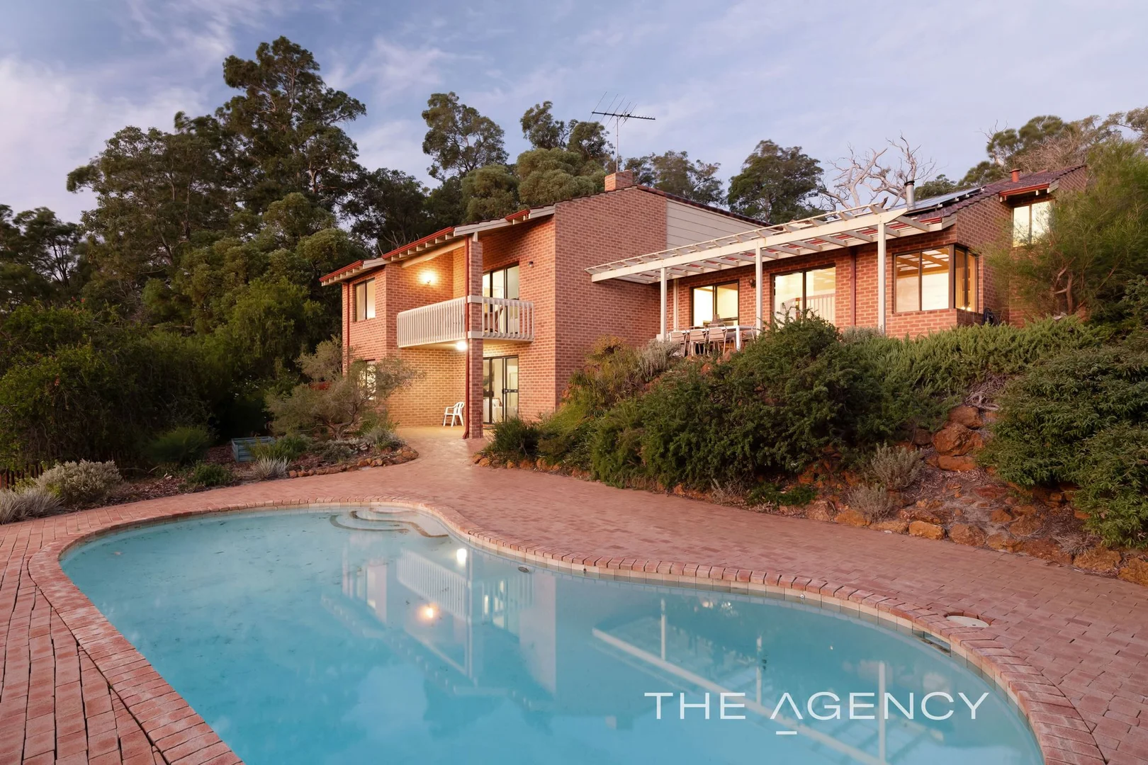 Primary image of 24 Lookout Road, Kalamunda WA 6076