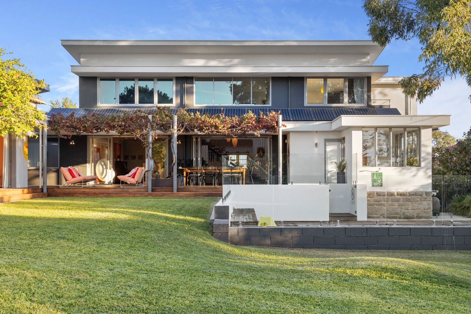 5 bedrooms House in 137 Wellington Street MOSMAN PARK WA, 6012