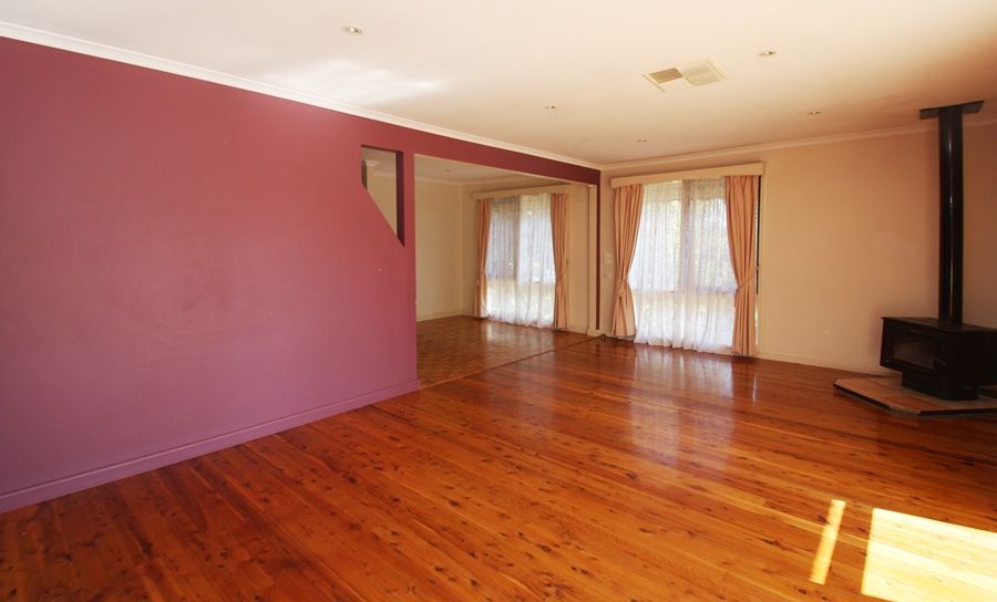 39 Simpson Avenue, Forest Hill NSW 2651, Image 2