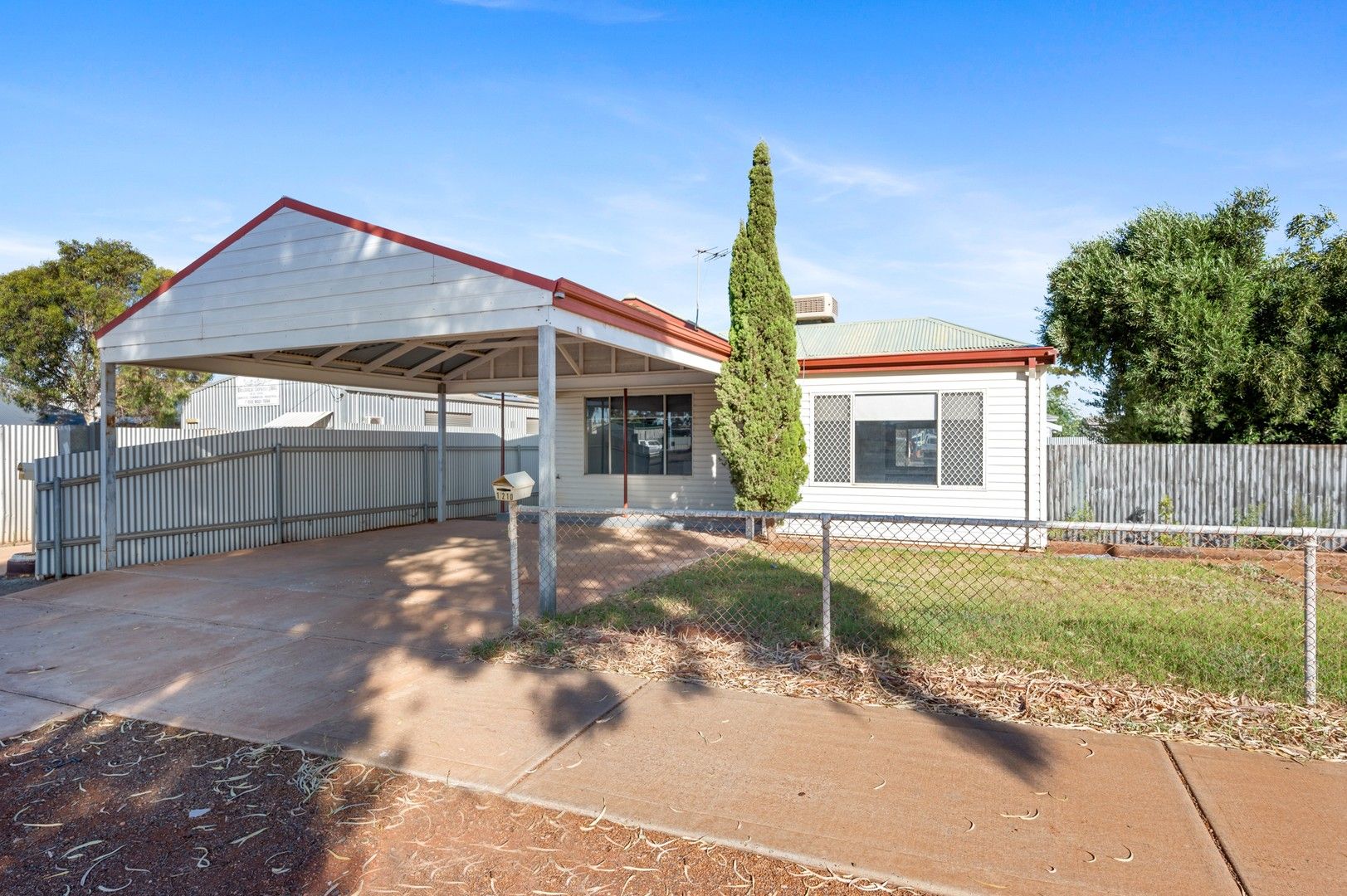 4 bedrooms House in 1/210 Dugan Street KALGOORLIE WA, 6430