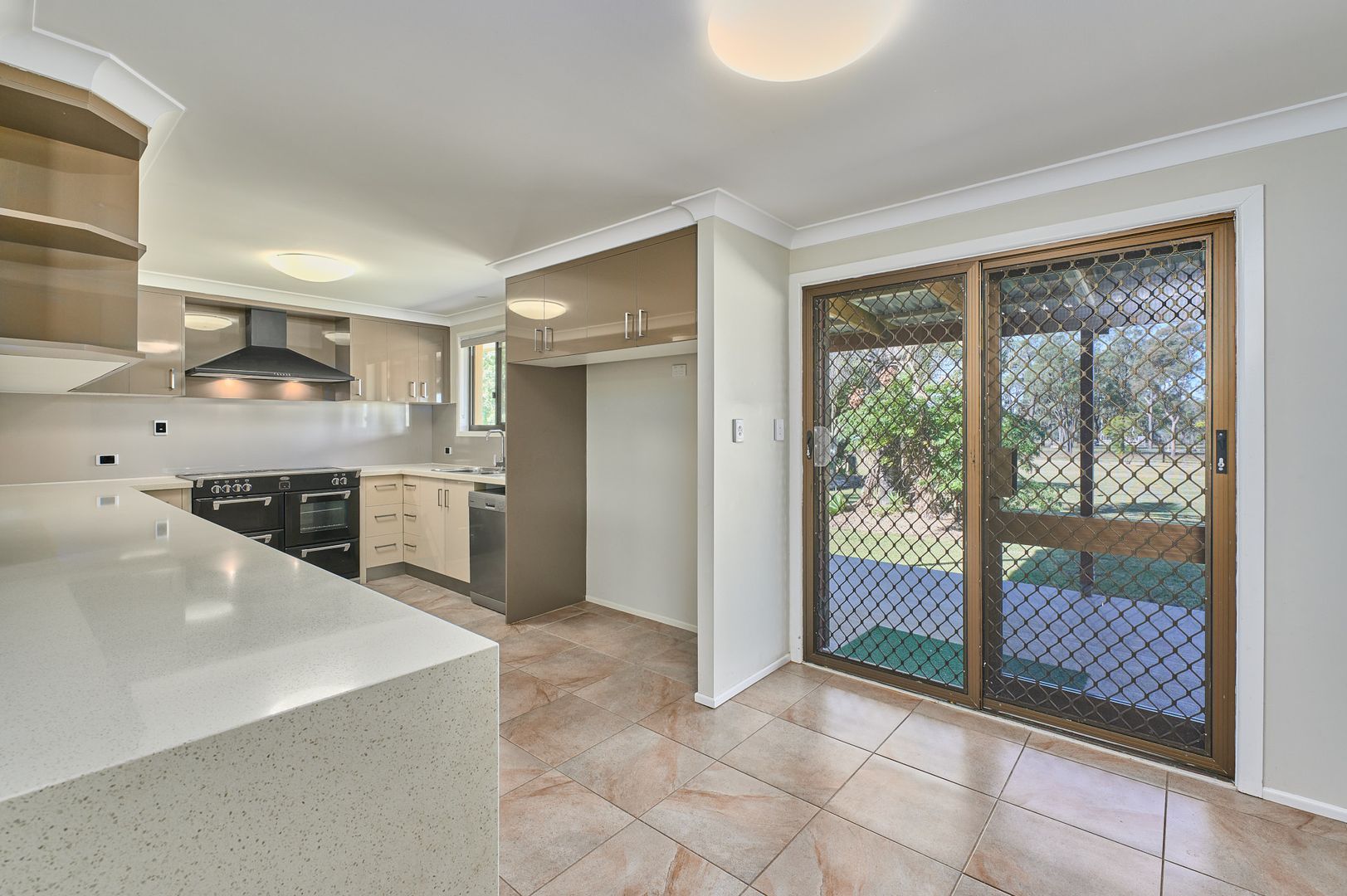 4 Riverview Drive, River Ranch QLD 4680, Image 2