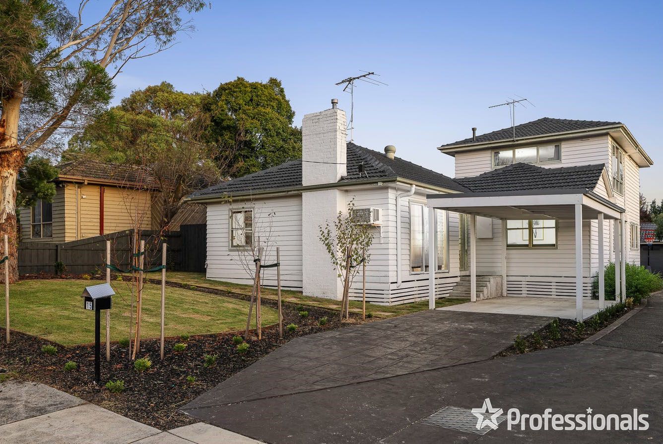 5 bedrooms House in 15 Neville Street RINGWOOD VIC, 3134