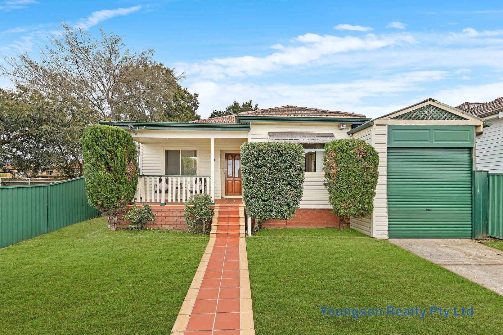 3 bedrooms House in 100 Warwick Road MERRYLANDS NSW, 2160