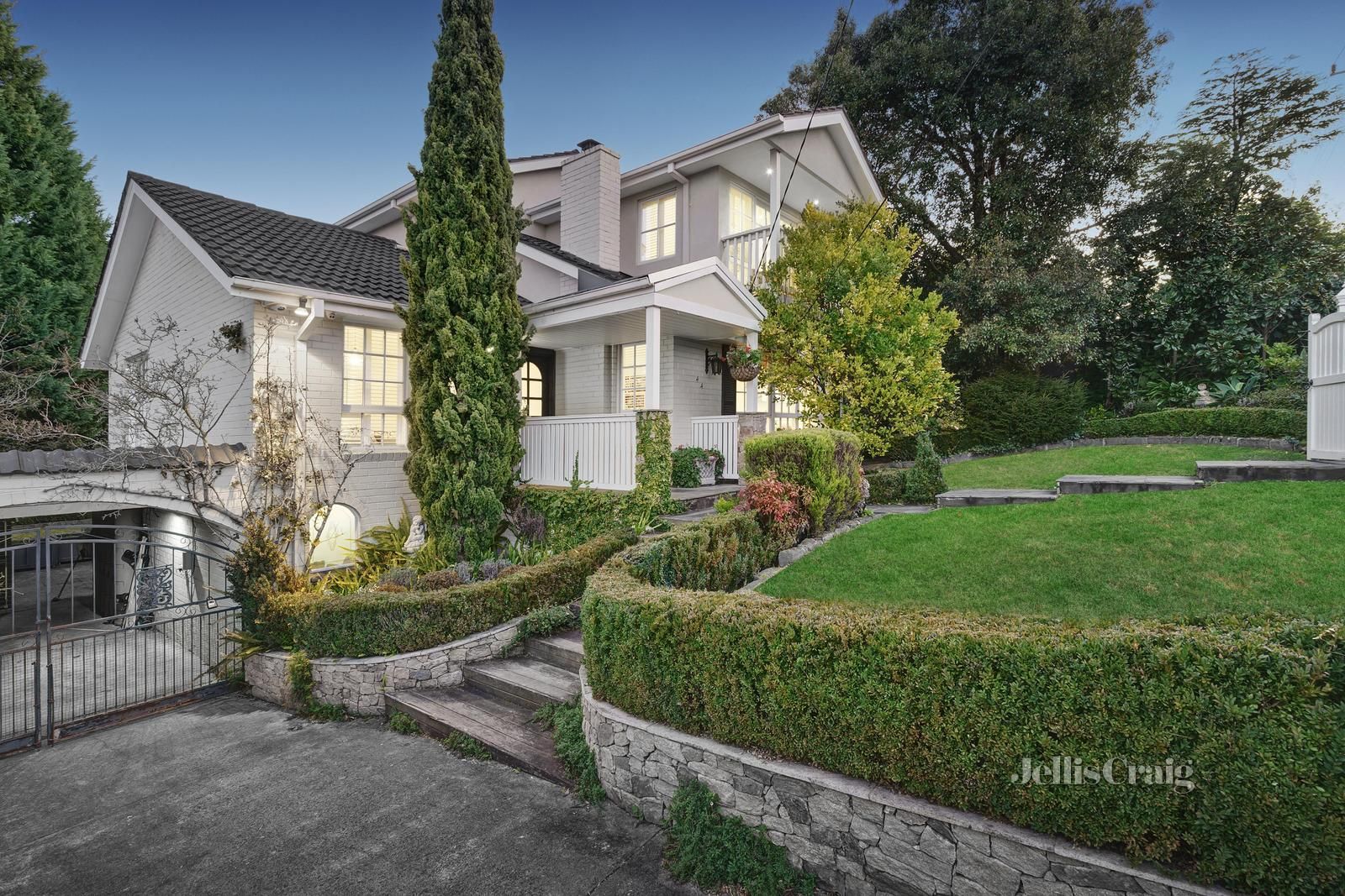 44 Woodhouse Road, Doncaster East Property History & Address Research