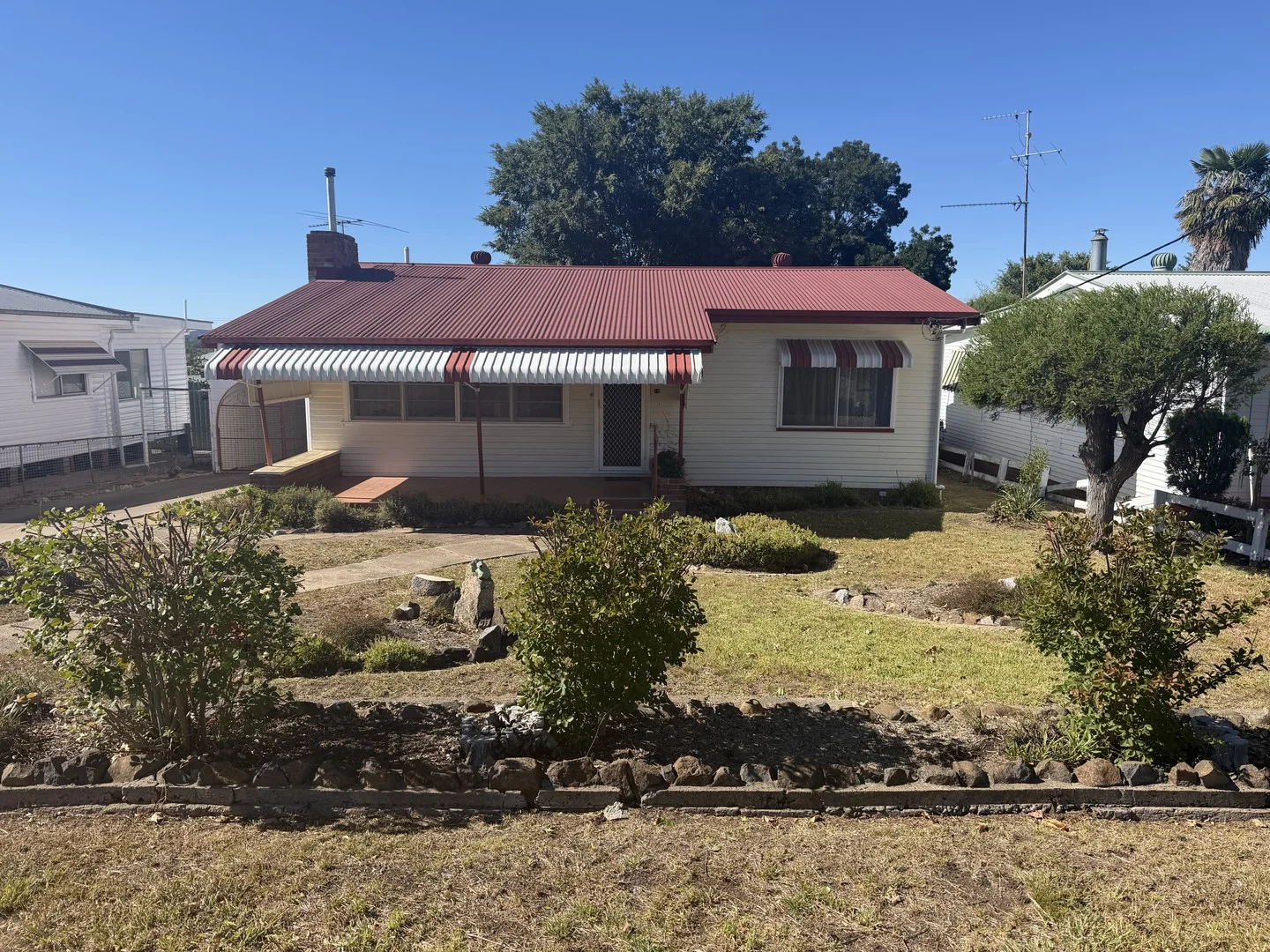 16 Lang Street, Inverell NSW 2360