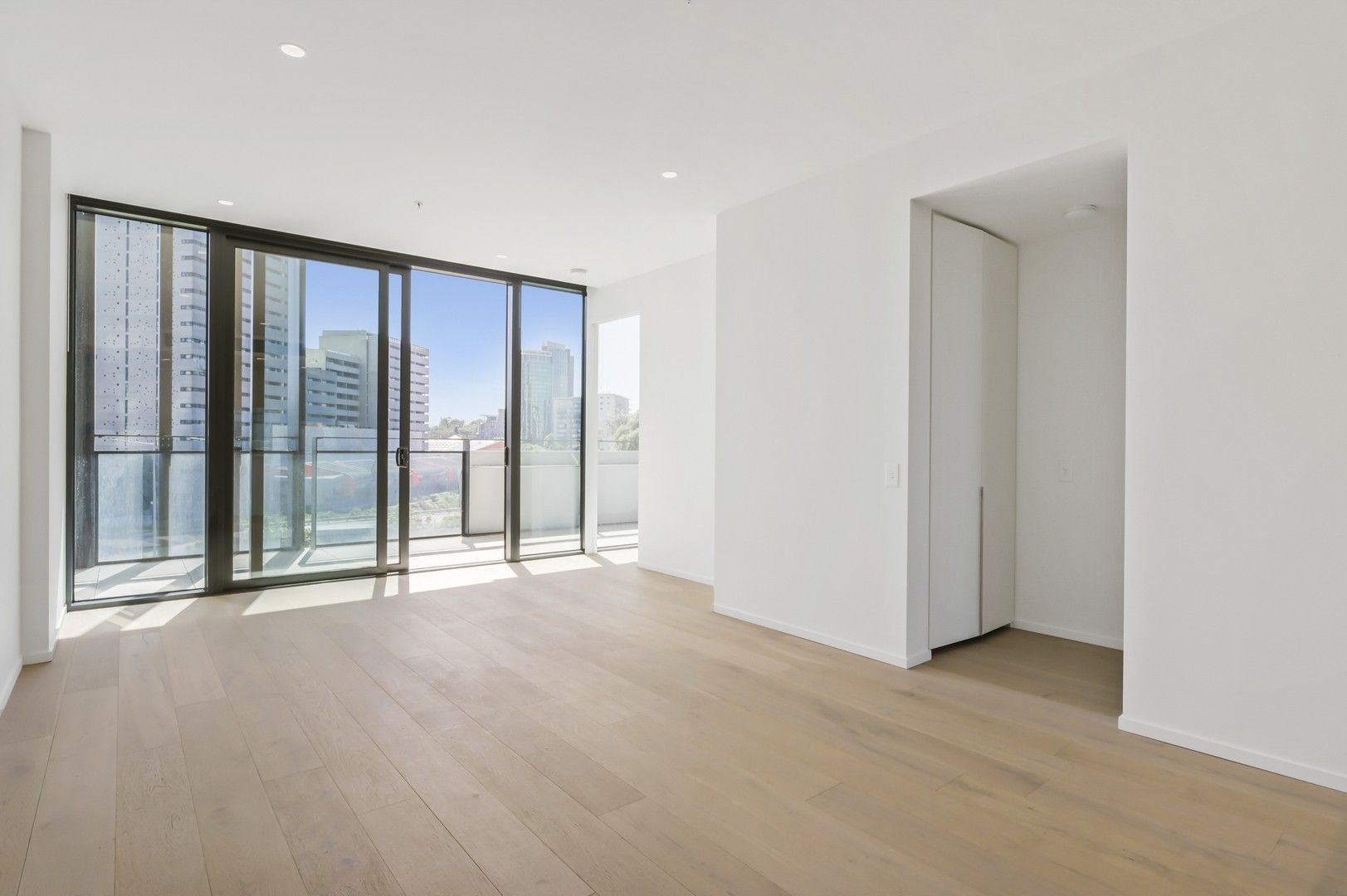 2 bedrooms Apartment / Unit / Flat in 205E/93-119 Kavanagh Street SOUTHBANK VIC, 3006