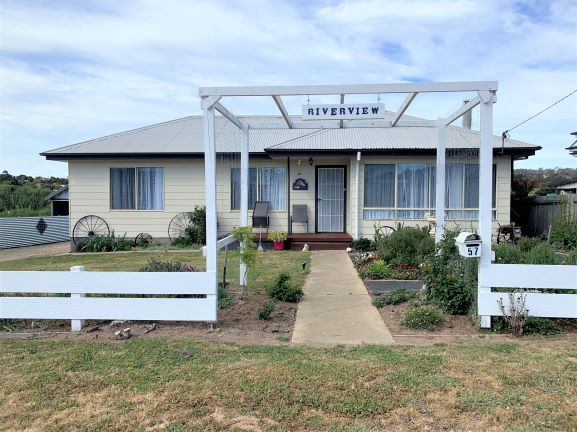 57 Cardwell Street, Bombala NSW 2632