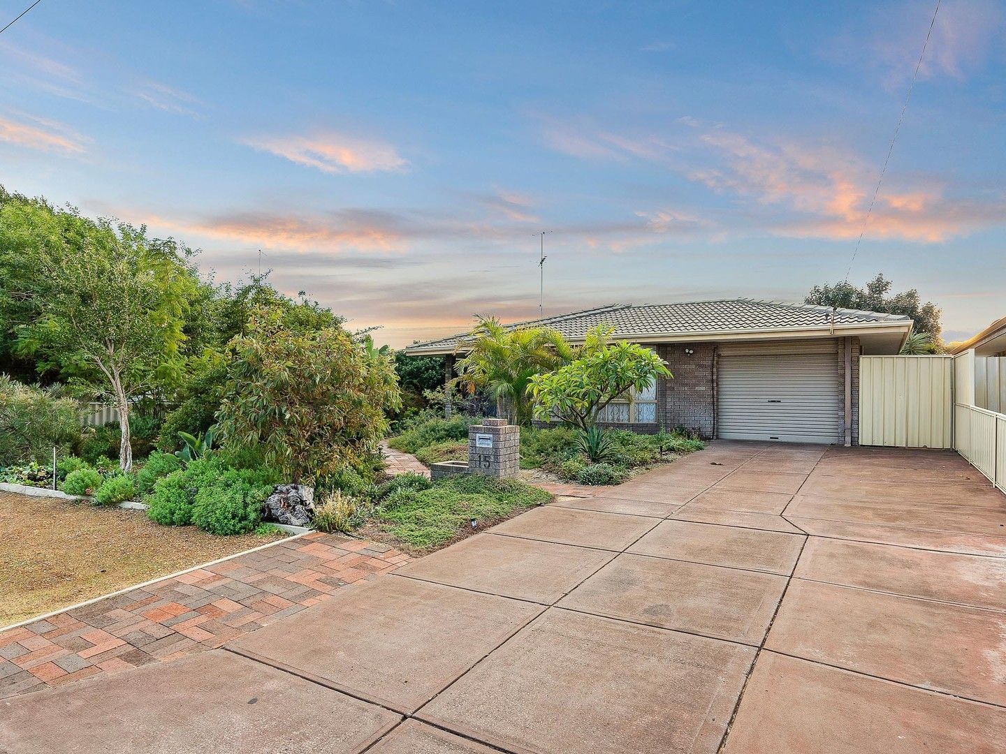 15 Dundas Place, Greenfields WA 6210 House For Rent 550 Domain