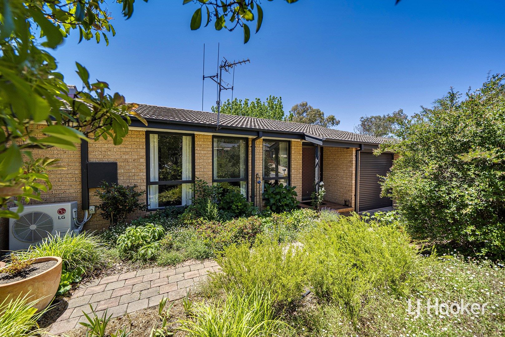 18 Moorehead Place, Latham ACT 2615, Image 0